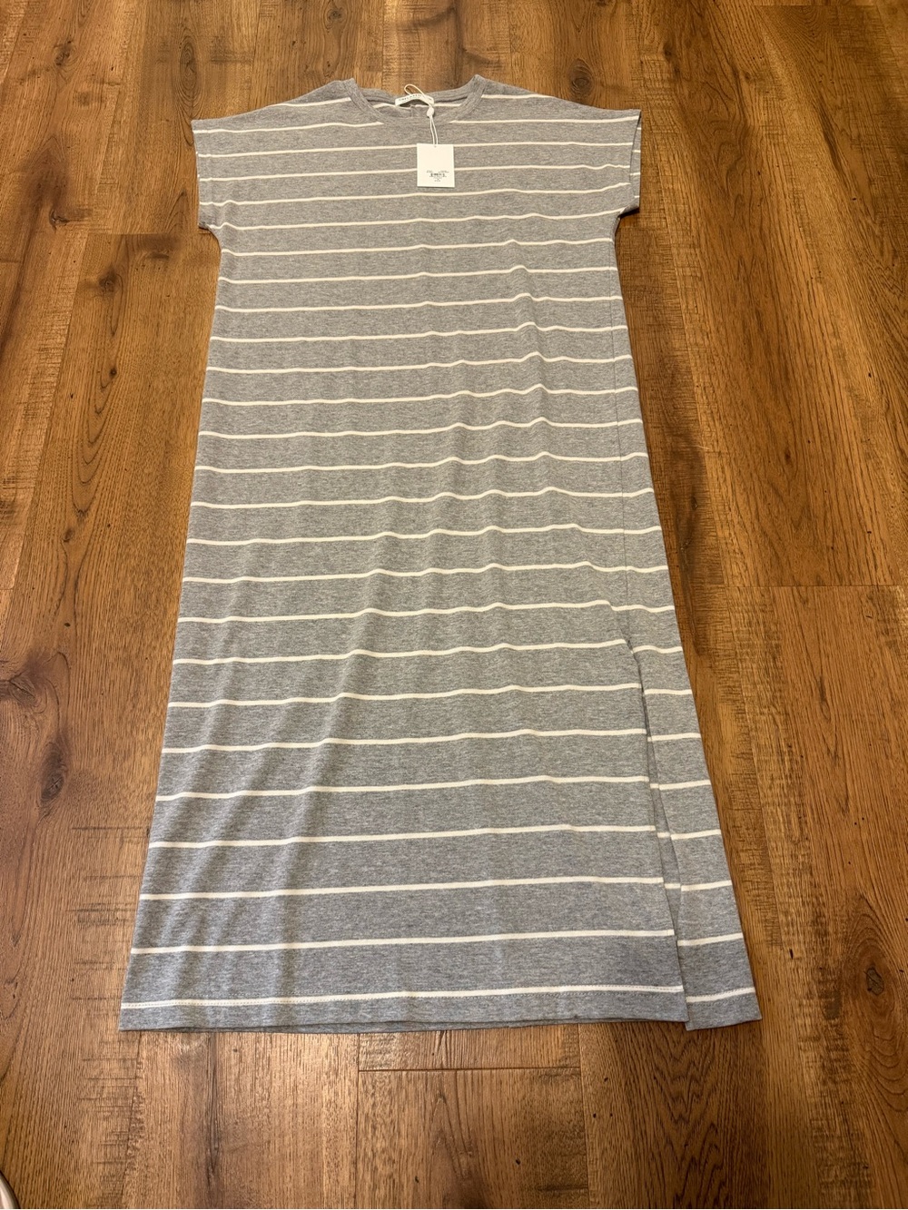 LA Relaxed Women’s Medium Striped Grey & White Maxi Dress - Casual Tee Style